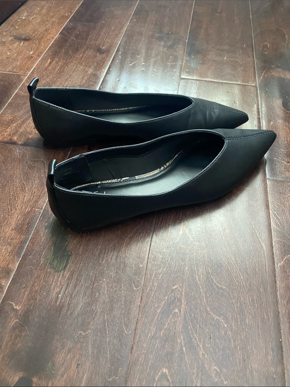 Pointed Black Women's Flats — Sleek Everyday Loafers